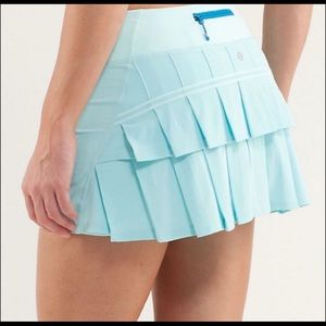 Lululemon tennis skirt size 8 mint blue color